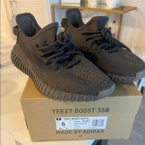 Yeezy boost 350 V2 ‘cinder non reflective”